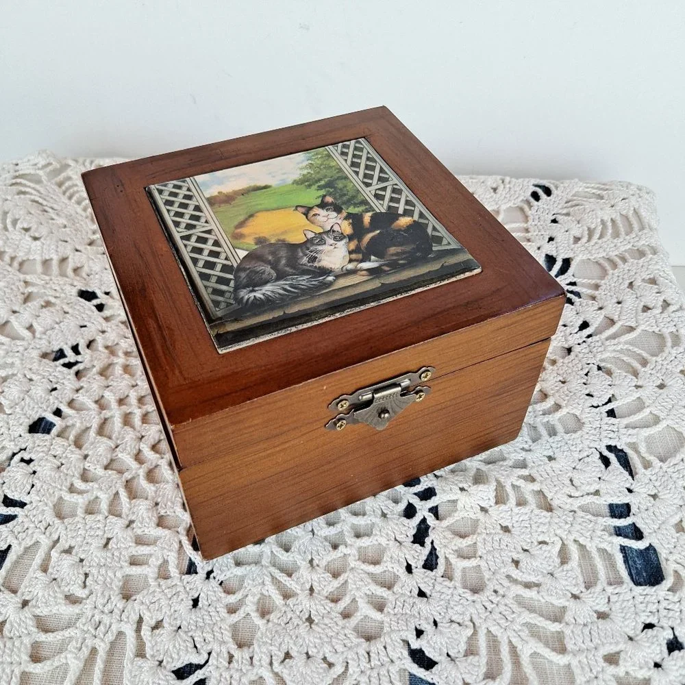 Cats “GRAPHIC ART TILE